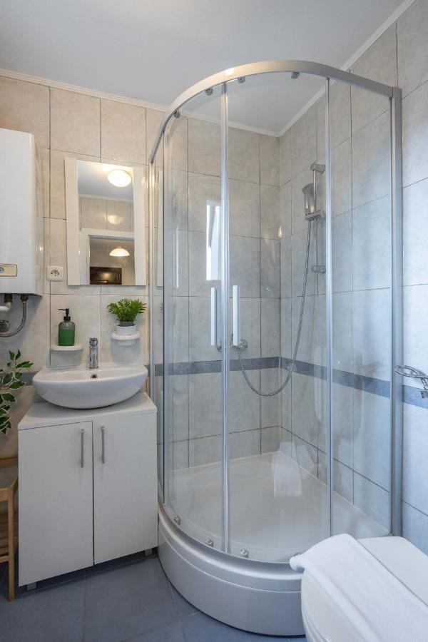 Bright And Modern Studio Near City Center Apartman Zágráb Kültér fotó